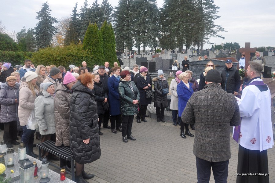 056 Procesja na nowym cmentarzu.jpg